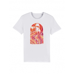 Tshirt Scred Holographic rouge Jamais dans la tendance de scred connexion sur Scredboutique.com